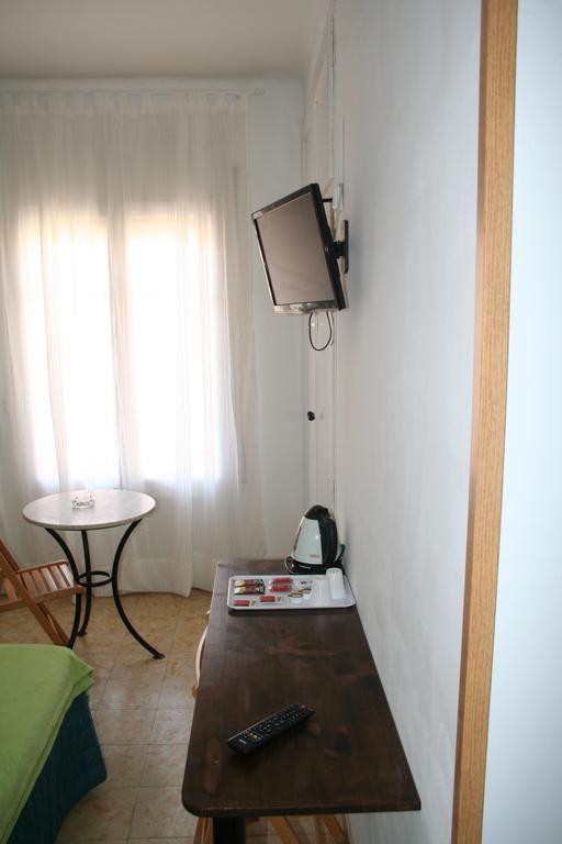 Hostal Juventus Portbou Esterno foto