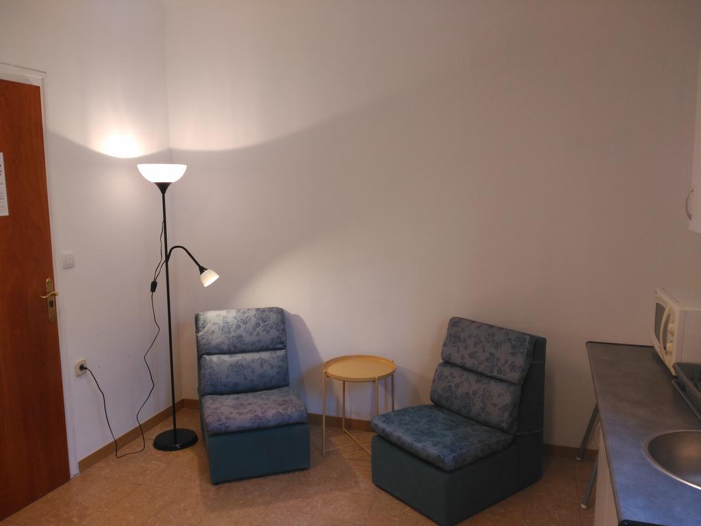Hostal Juventus Portbou Esterno foto