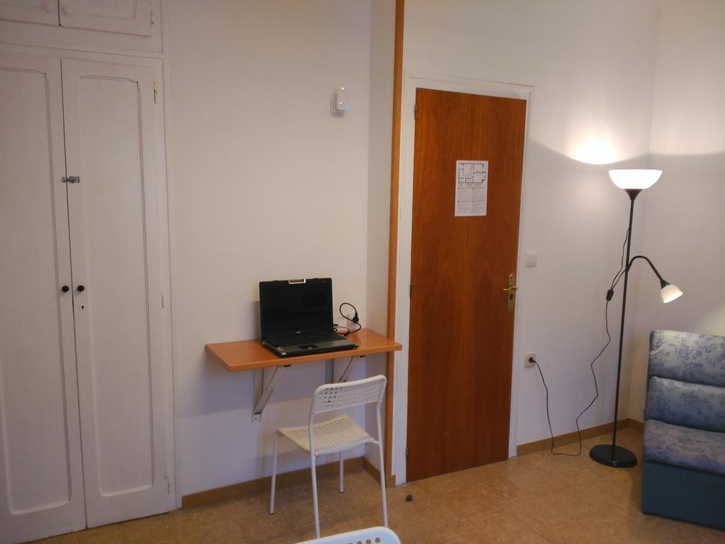 Hostal Juventus Portbou Esterno foto