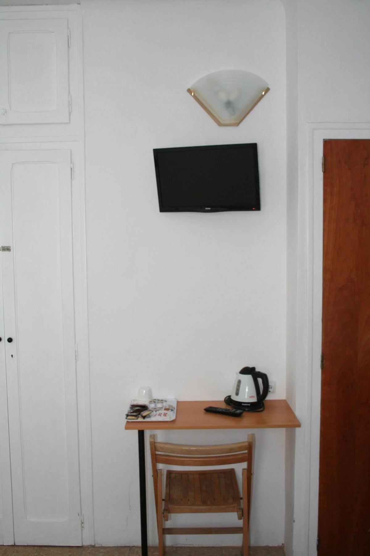 Hostal Juventus Portbou Esterno foto
