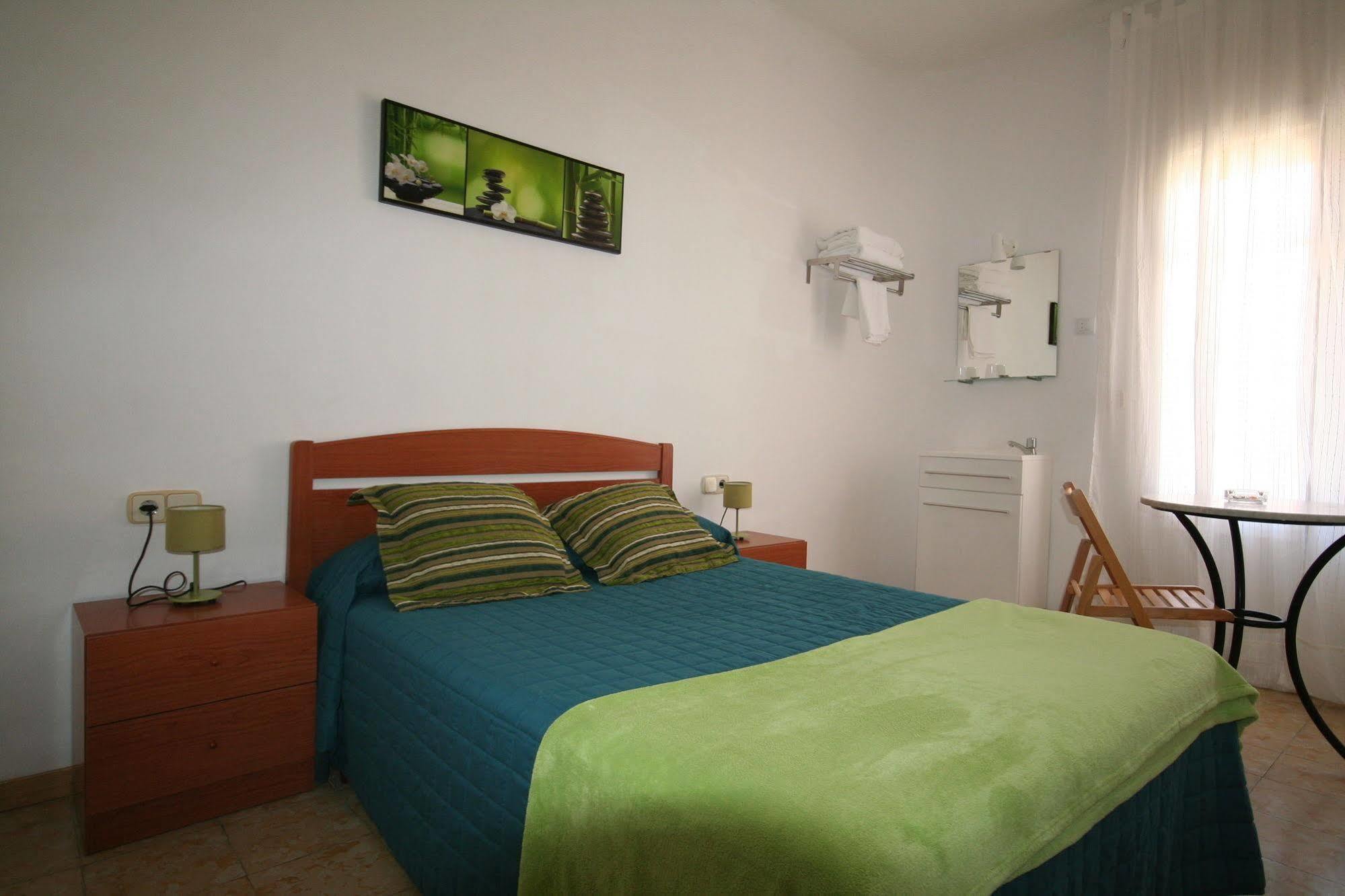 Hostal Juventus Portbou Esterno foto