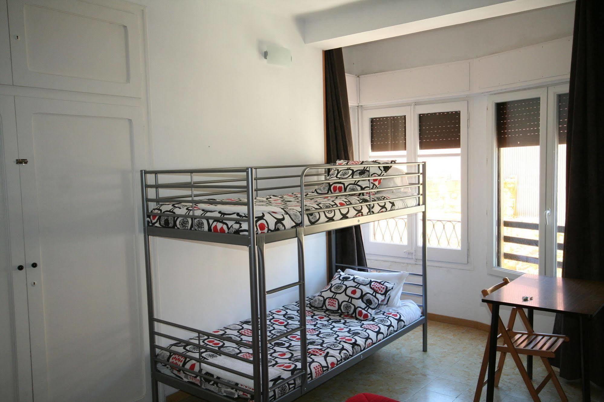Hostal Juventus Portbou Esterno foto